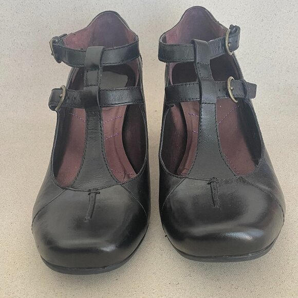 Elegant Black T-Strap Heels - Picture 4 of 12